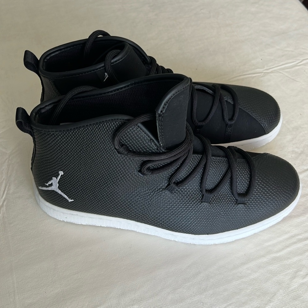 Jordan Galaxy Black/White 820255-010 Mens Sneakers Size 10 NWOB
